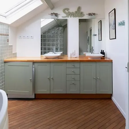 Le Loft Des Artistes - Repas & Vins Possibles Sur Demande